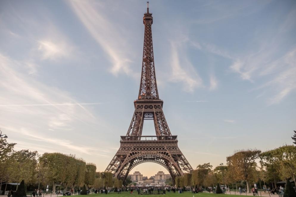 vue champs de mars tour eiffel