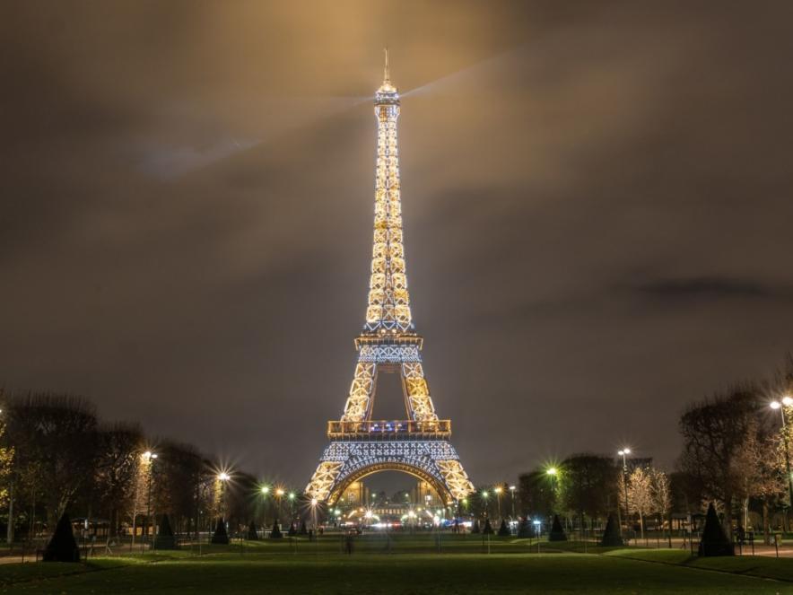 Vista nocturna Champs de Mars