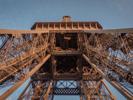 Cercle Nina Kraviz à la tour Eiffel